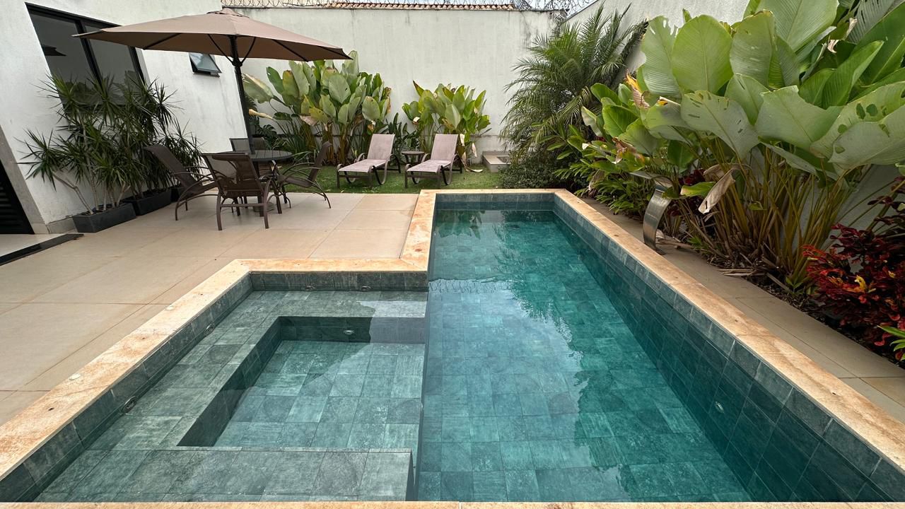 Casa no Bairro Jardim Karaíba Porteira Fechada